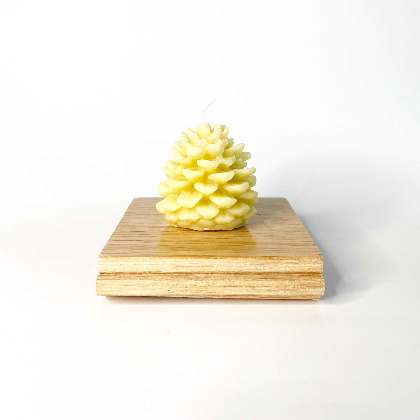 Beeswax Candle - Pinecone